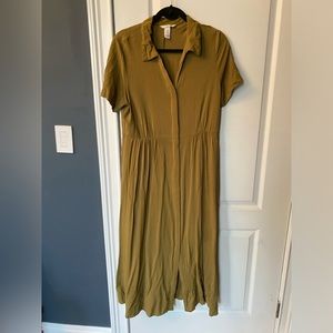 H&M Green Viscose V neck dress size Medium M Maxi length